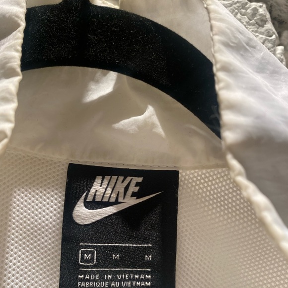 Nike windbreaker like new 🤍 sz M - Picture 4 of 4